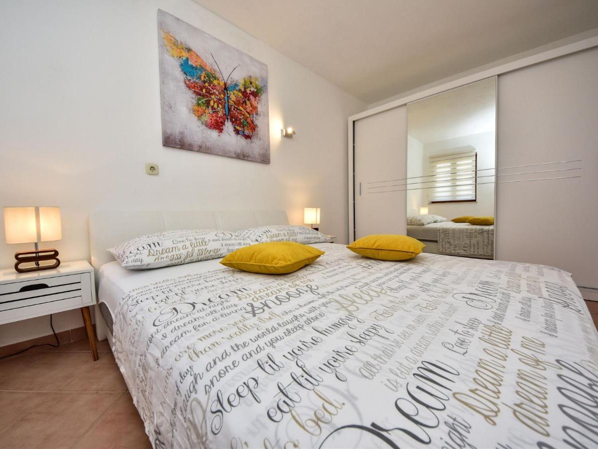 Kruševo Lovely Apartment In Kru Evo With Barbecue מראה חיצוני תמונה