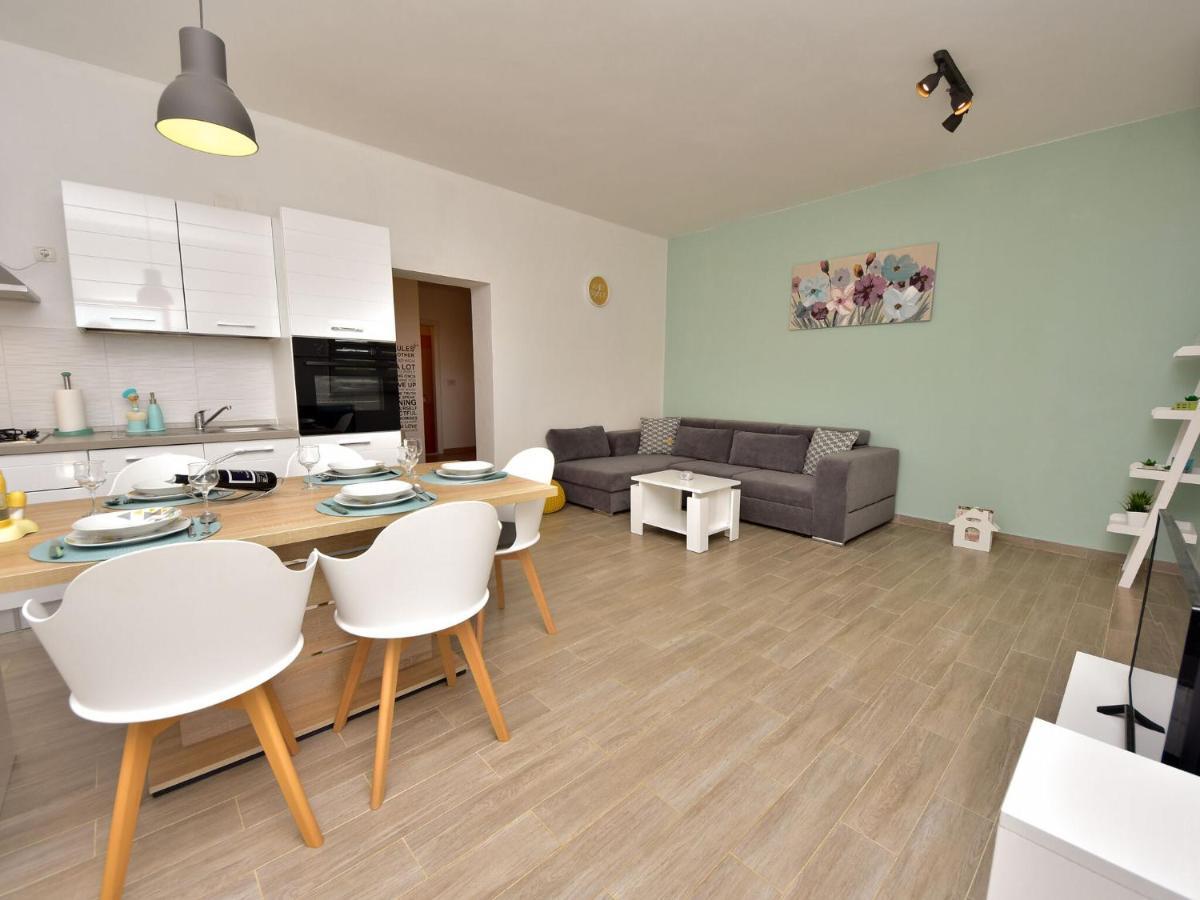 Kruševo Lovely Apartment In Kru Evo With Barbecue מראה חיצוני תמונה