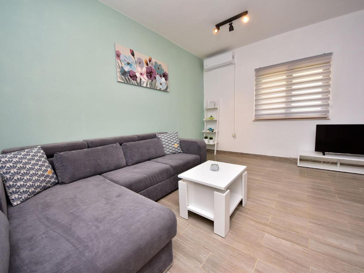 Kruševo Lovely Apartment In Kru Evo With Barbecue מראה חיצוני תמונה