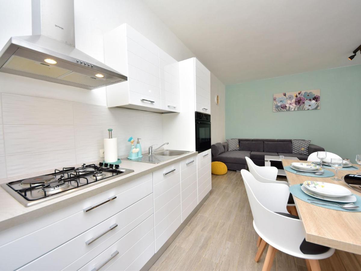 Kruševo Lovely Apartment In Kru Evo With Barbecue מראה חיצוני תמונה